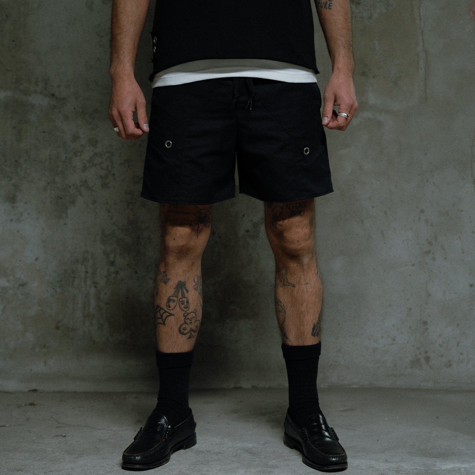 BLACK SHORT