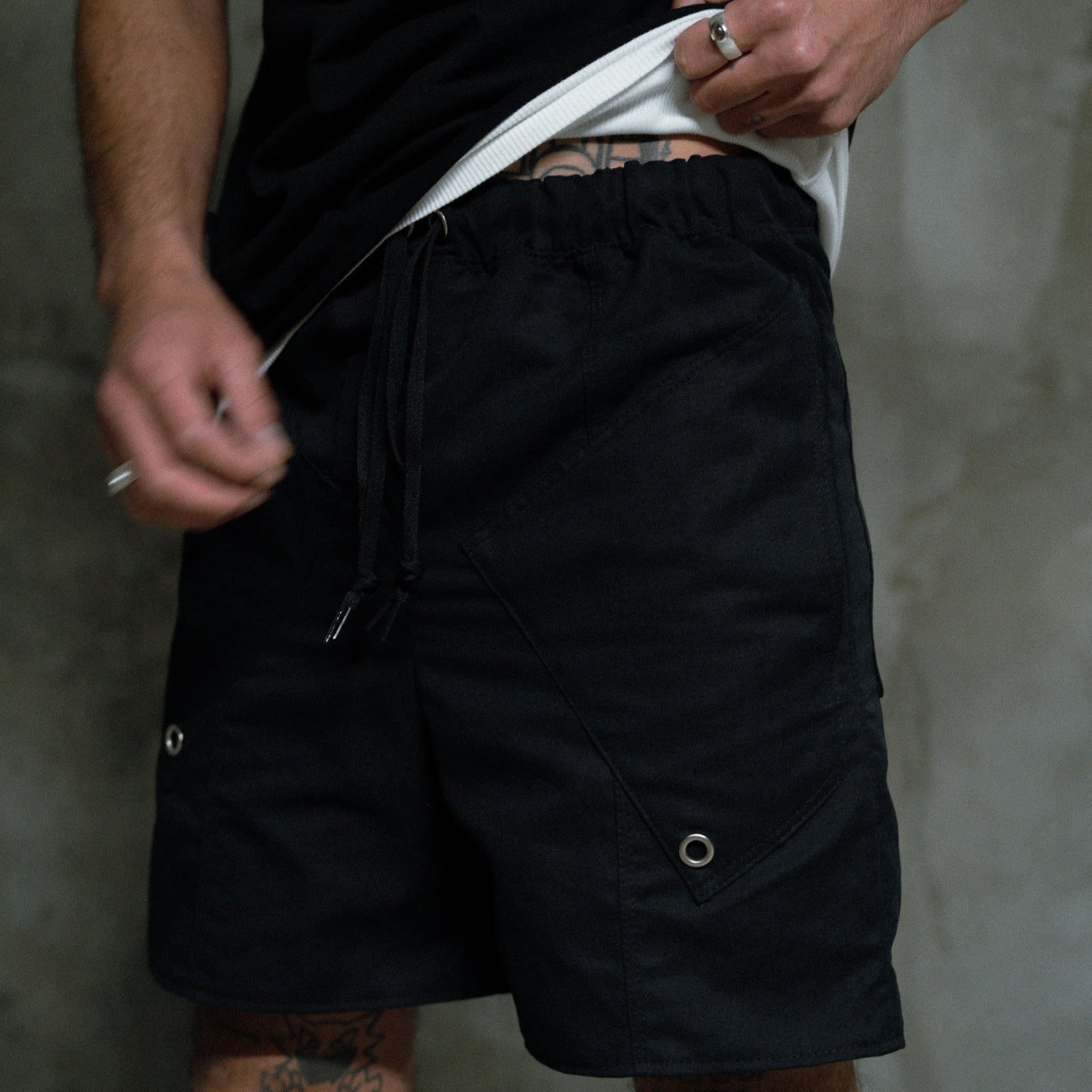 BLACK SHORT
